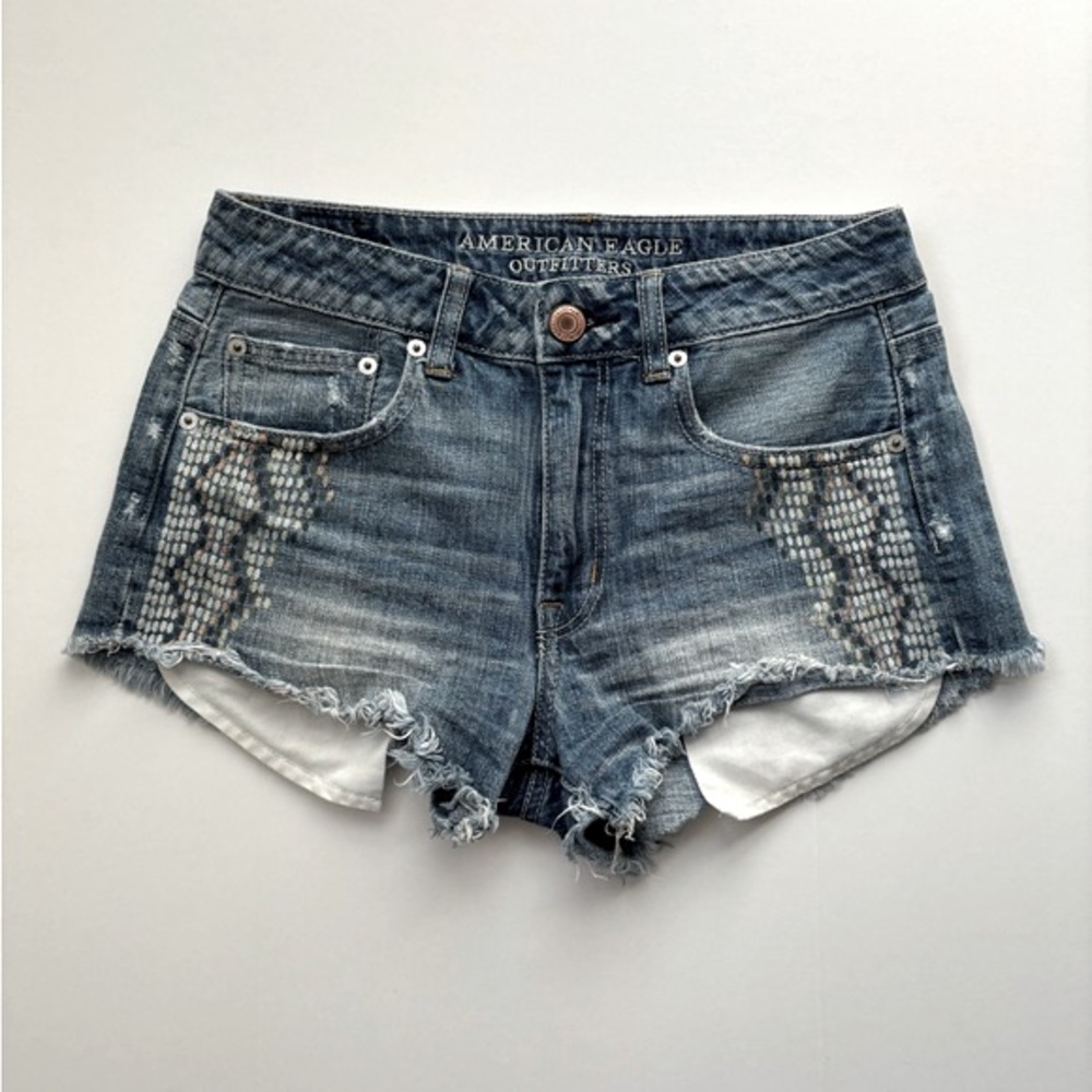 American Eagle Size 2 Mid Rise Denim Shorts